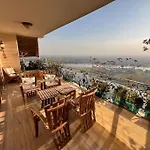 3Brs Spacious Vintage Apt Panoramic Nile View
