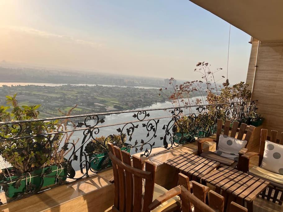 Apartment 3brs Spacious Vintage Panoramic Nile View Cairo