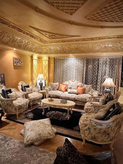 3brs Spacious Vintage Panoramic Nile View Apartment Cairo
