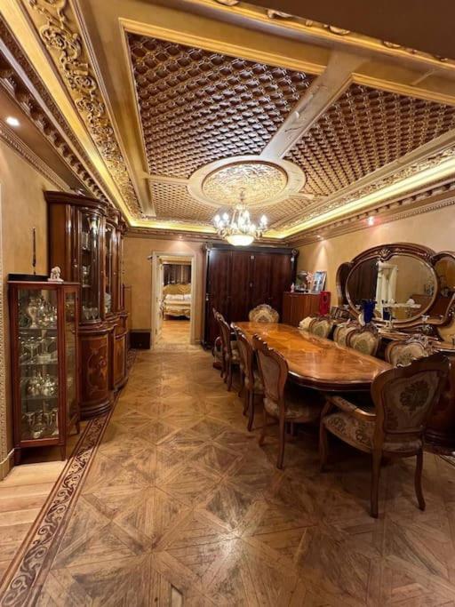 Apartment 3brs Spacious Vintage Panoramic Nile View Cairo